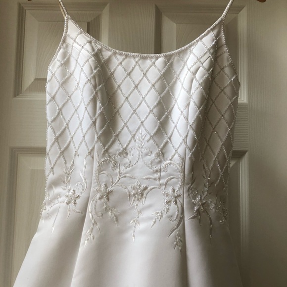 Michaelangelo wedding gown by David’s Bridal.  Sz8 - Picture 4 of 8